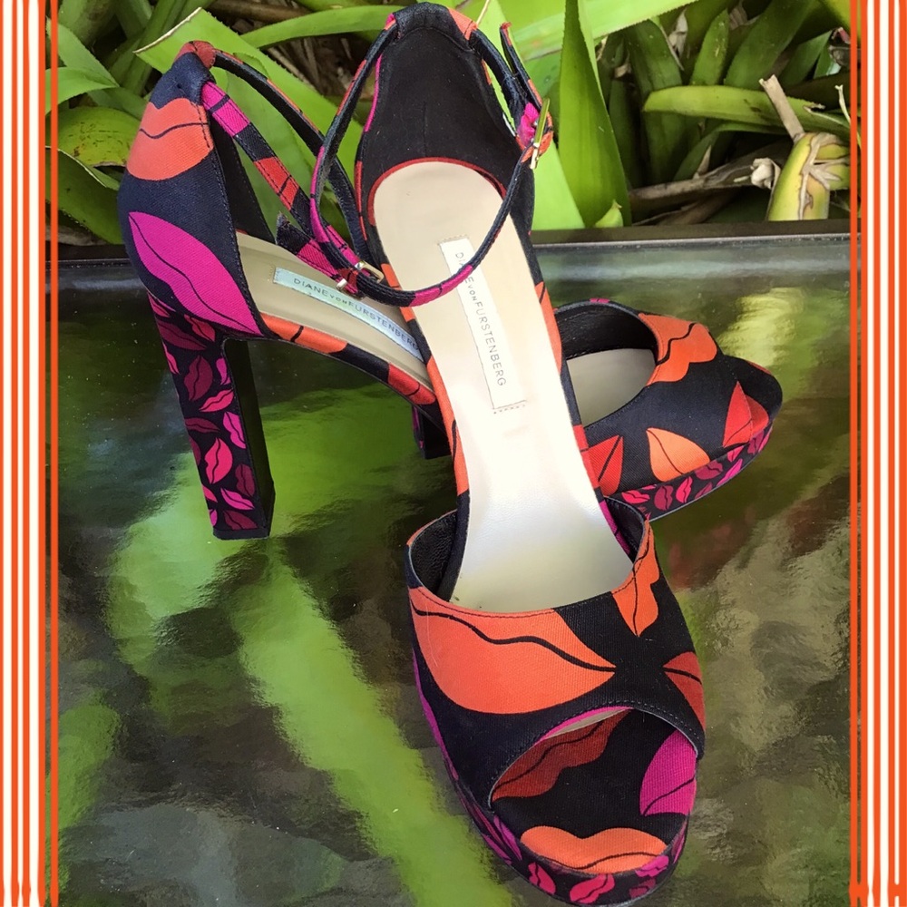 🎉HOST PICK🎉Diane Von Furstenberg shoes - Picture 1 of 5